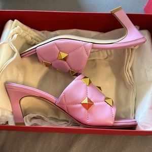 - ROMAN ROCKSTUD VALENTINO SIZE 37 purple pink